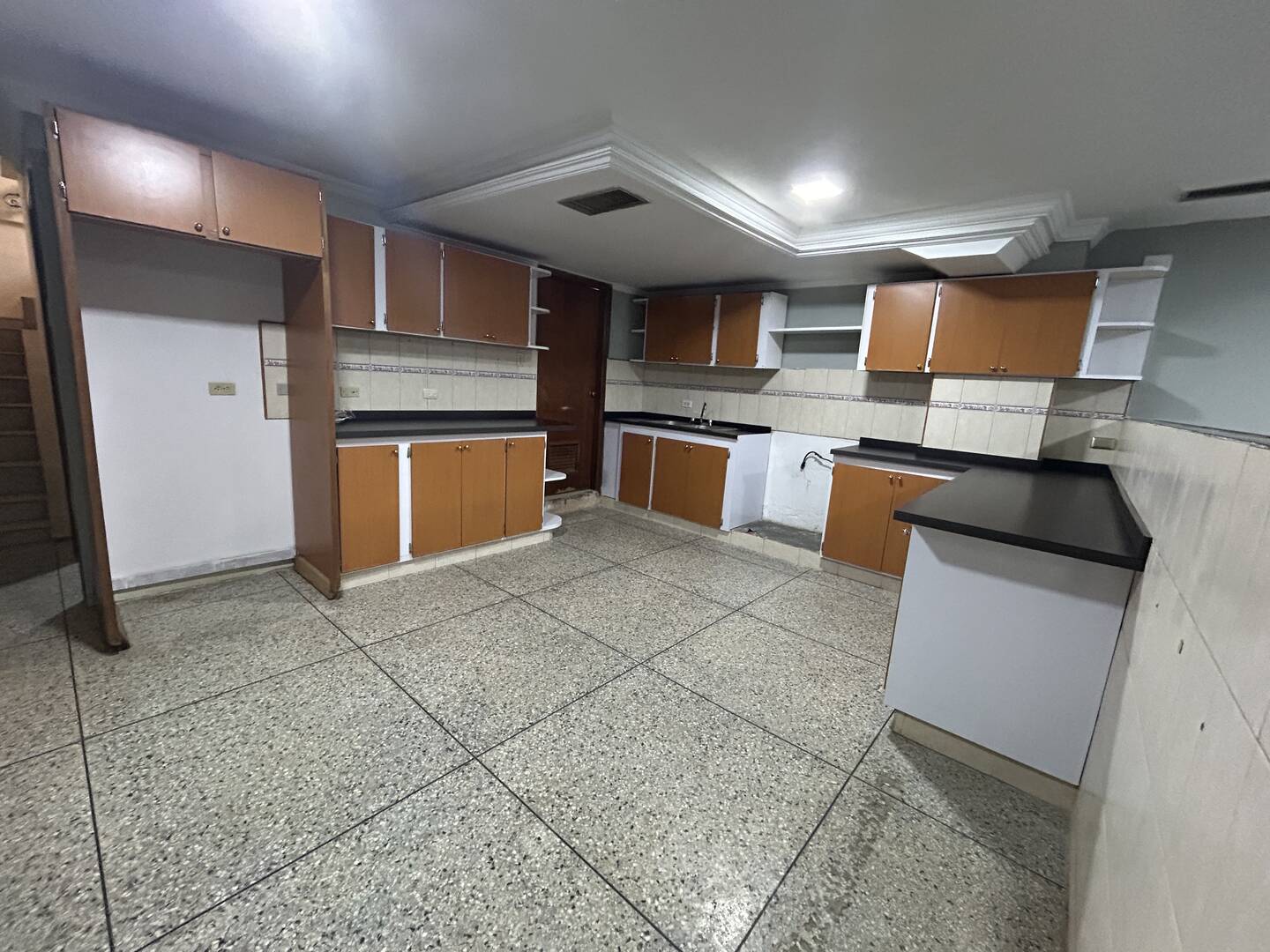 #948 - TOWNHOUSE para Alquiler en Ciudad Ojeda - V