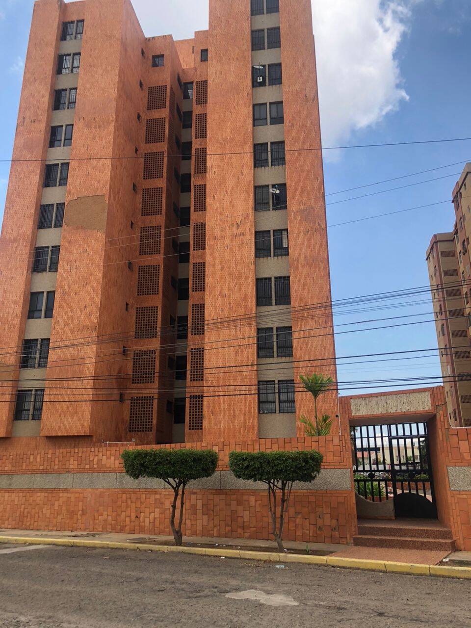 Apartamento en Avenida Fuerzas Armadas