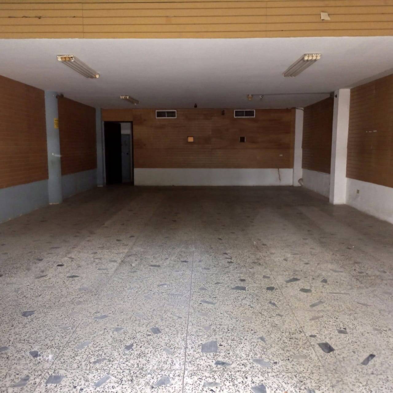 Local en Avenida 5 de Julio