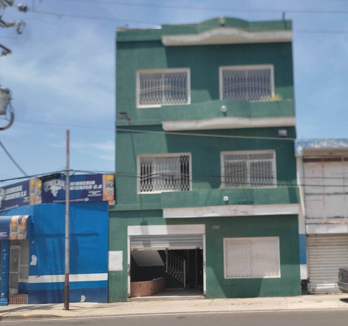 #1102 - EDIFICIO COMERCIAL para Venta en Maracaibo - V