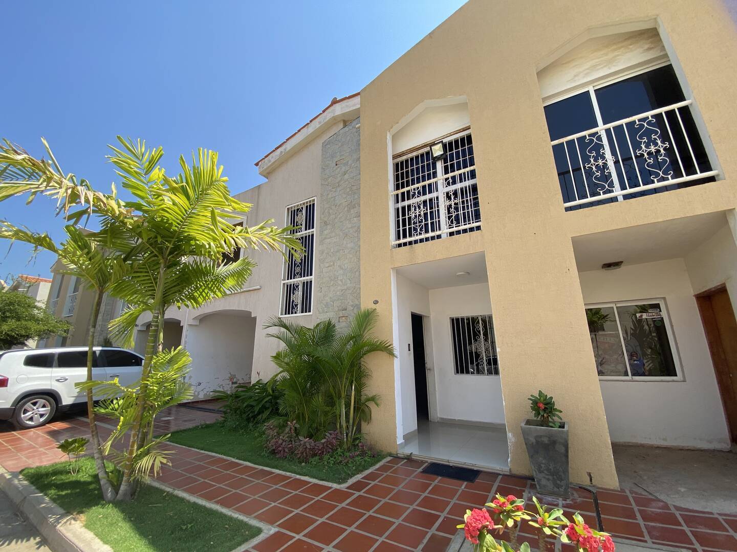 #1313 - CONJUNTO CERRADO para Alquiler en Maracaibo - V