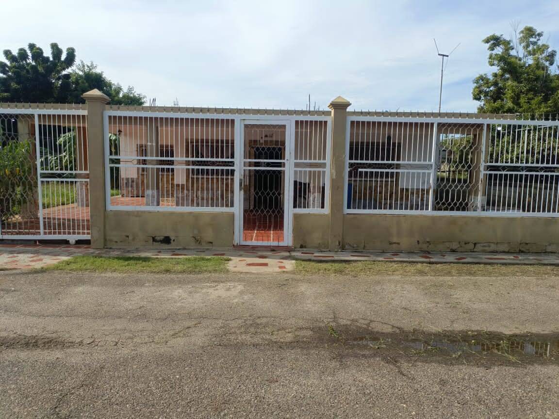 #1426 - CASA para Venta en Ciudad Ojeda - V