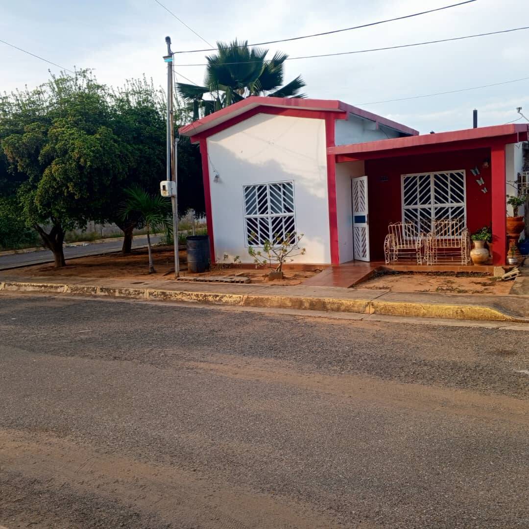 #1585 - CASA para Venta en San Rafael del Moján - V