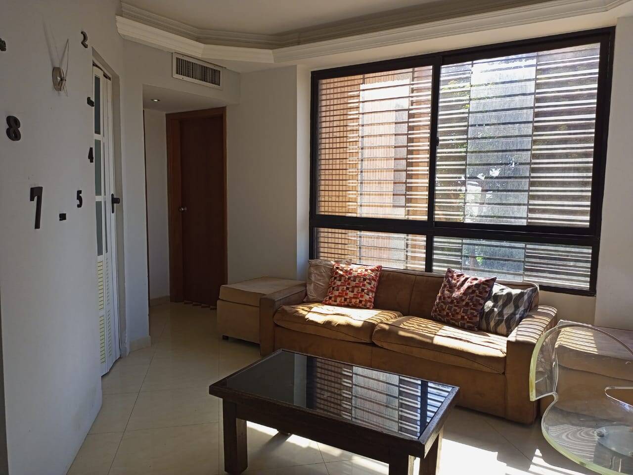 #1650 - APARTAMENTO para Alquiler en Maracaibo - V