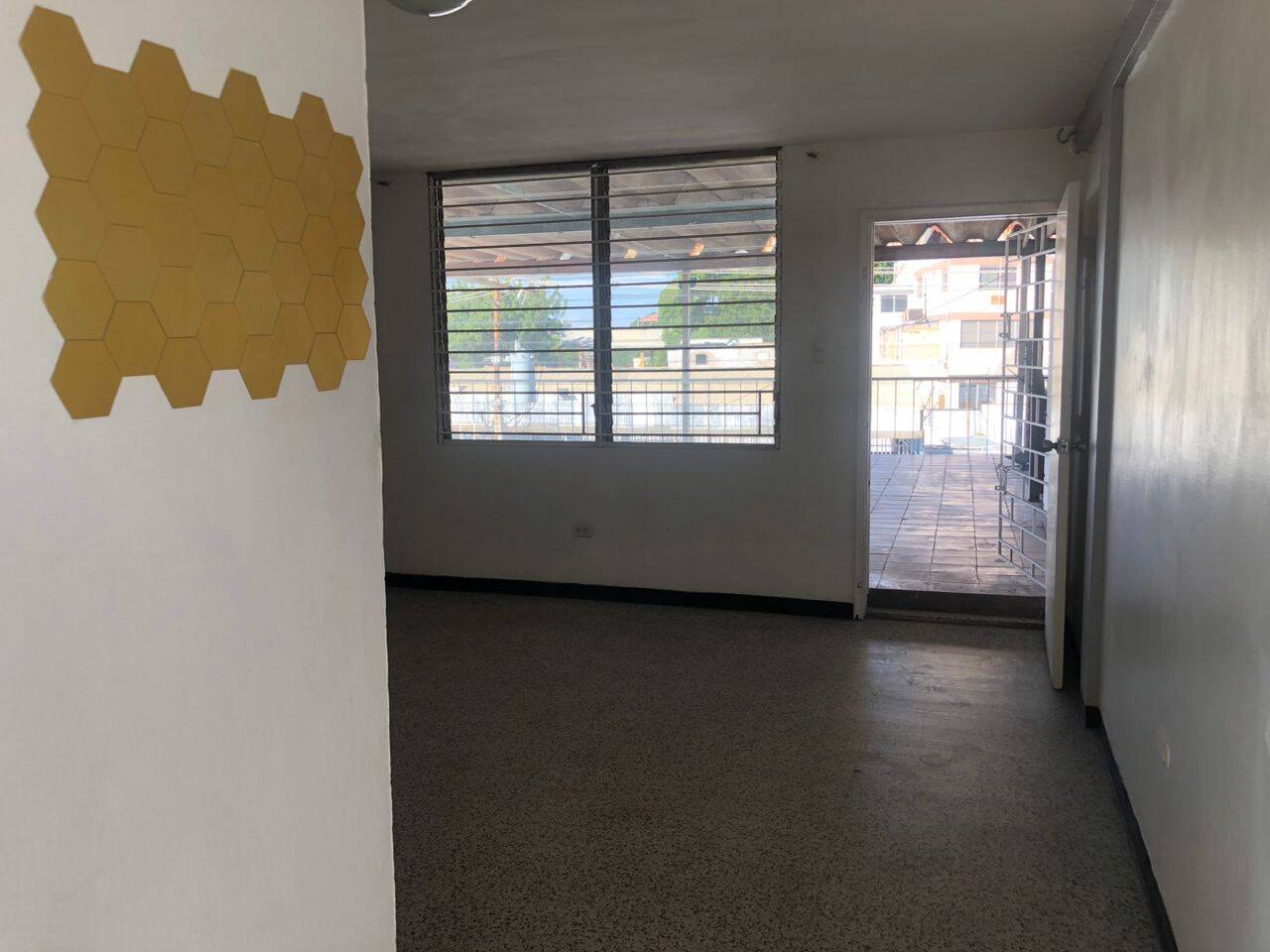 #1782 - APARTAMENTO para Alquiler en Maracaibo - V