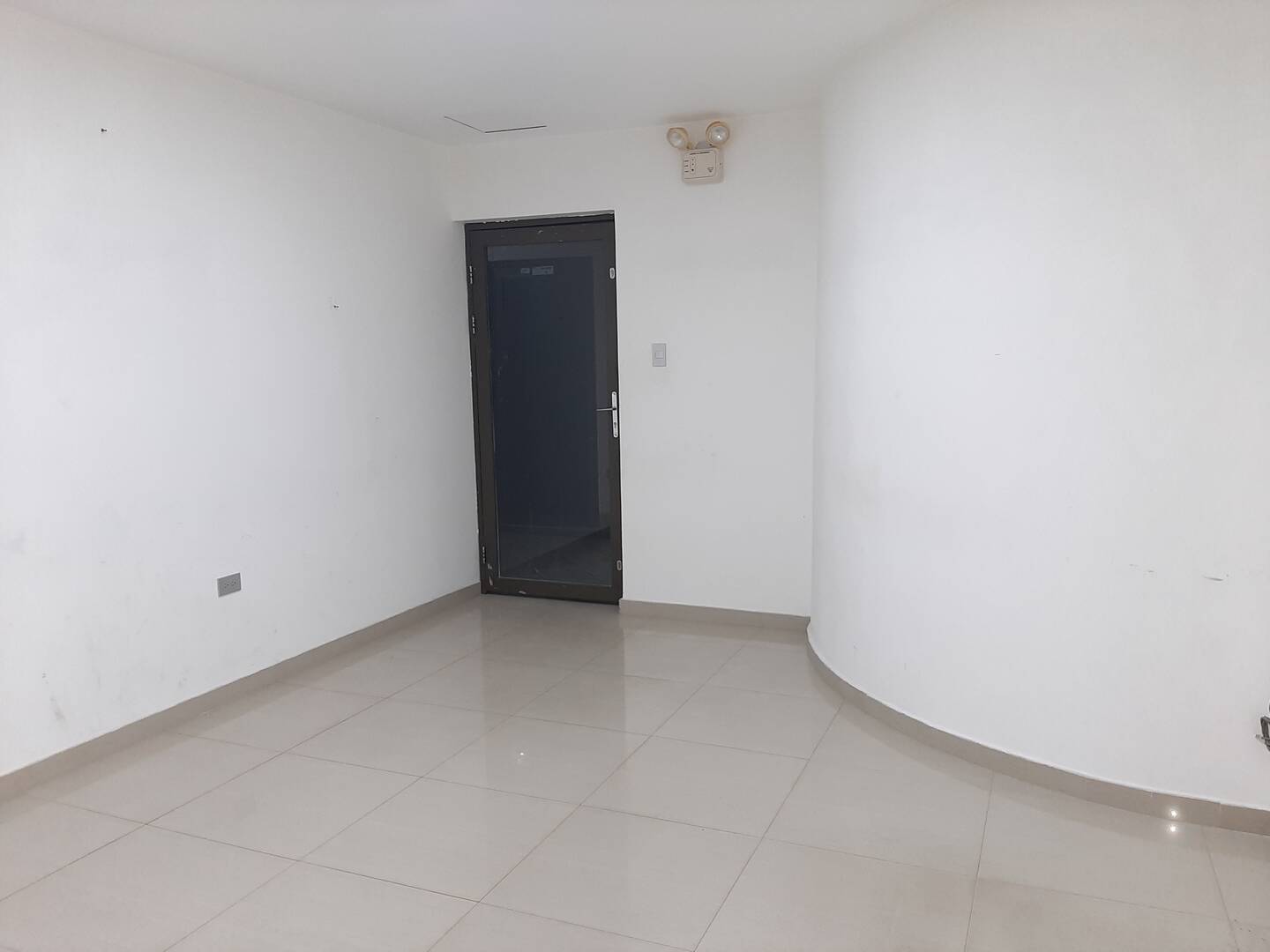 #2003 - OFICINA para Venta en Maracaibo - V