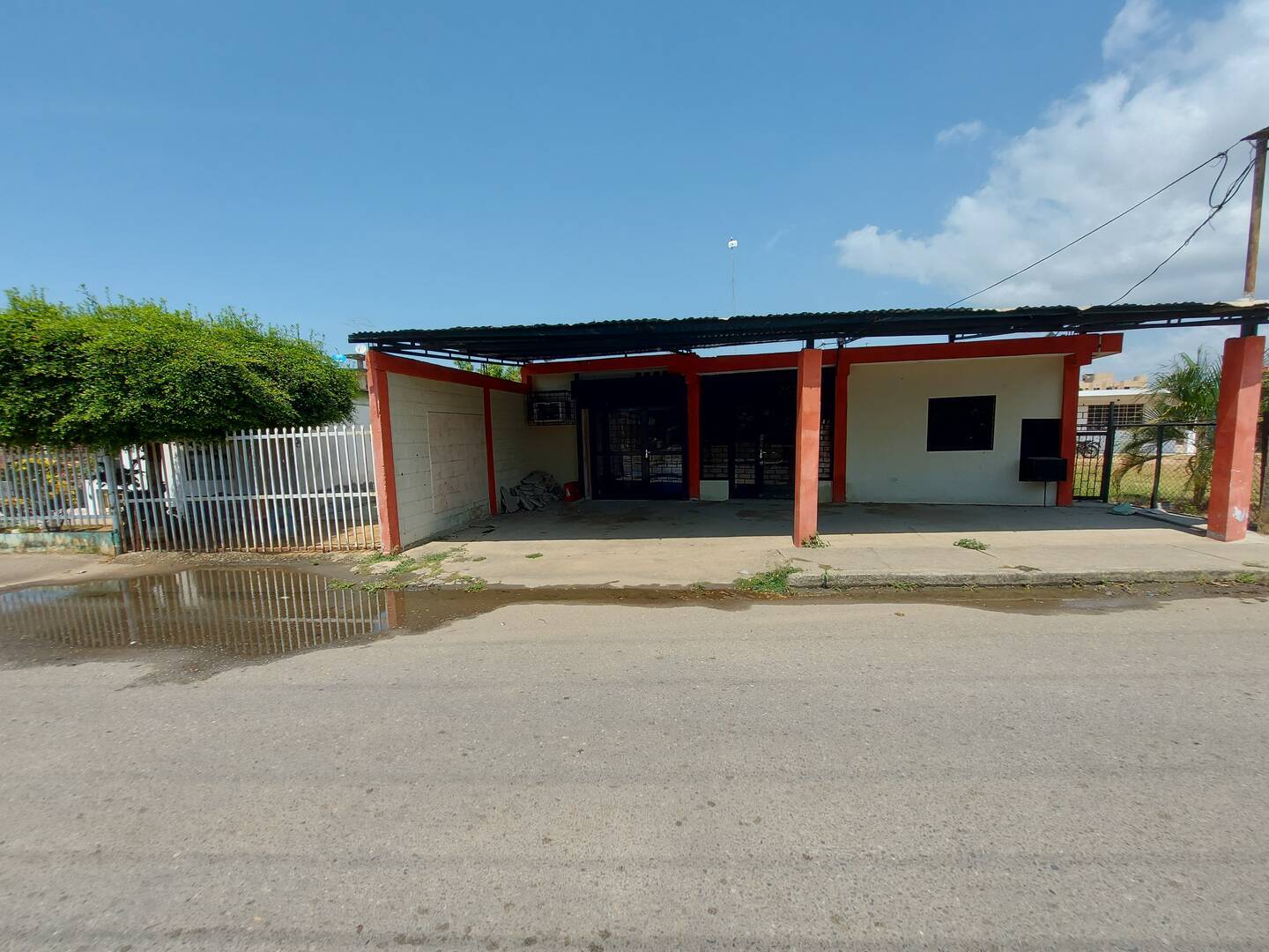 #1932 - LOCAL COMERCIAL para Venta en Ciudad Ojeda - V