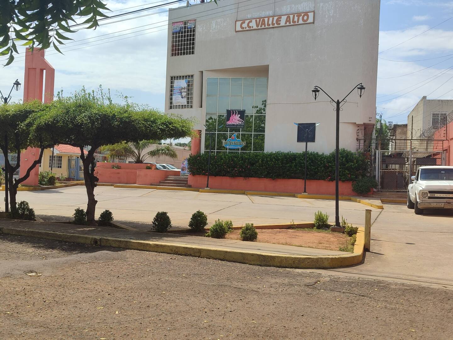 #2066 - LOCAL COMERCIAL para Alquiler en Maracaibo - V