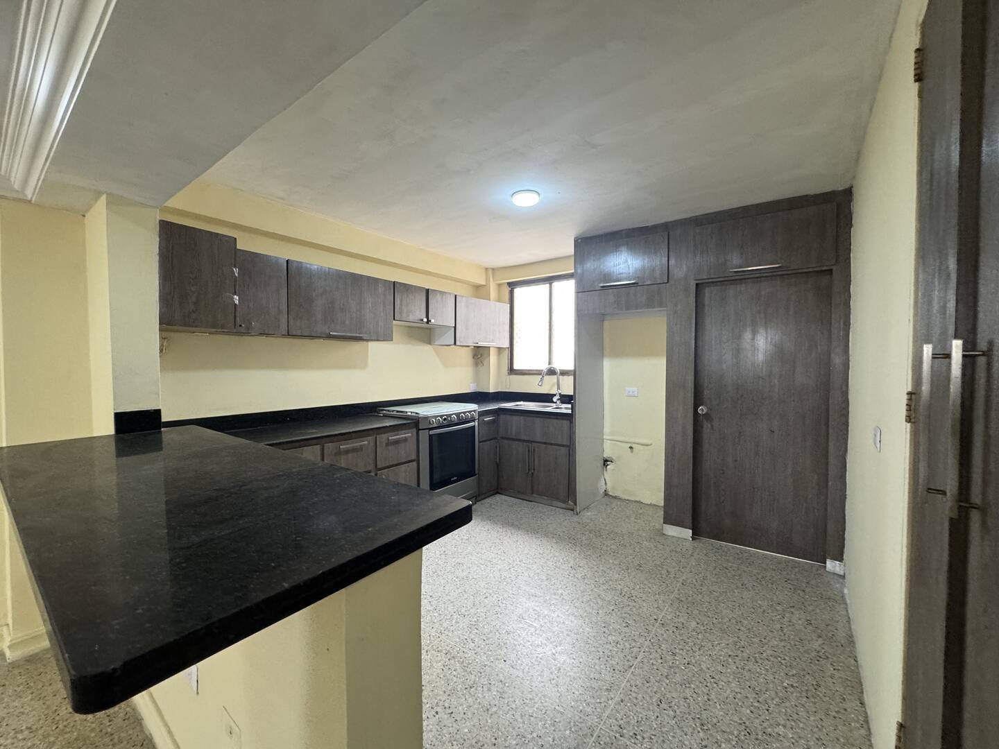 #2329 - APARTAMENTO para Alquiler en Maracaibo - V