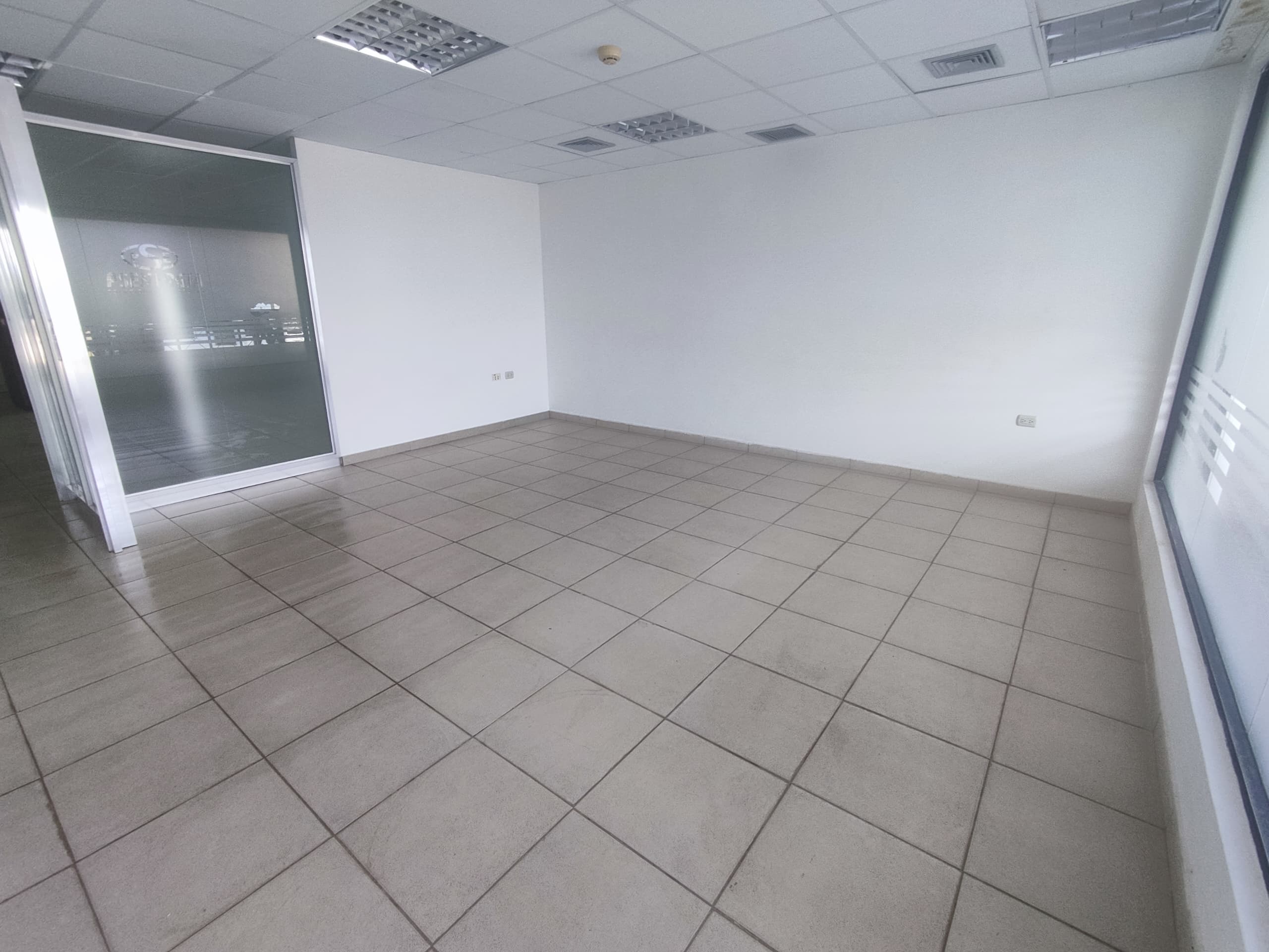 #2467 - LOCAL COMERCIAL para Alquiler en Ciudad Ojeda - V