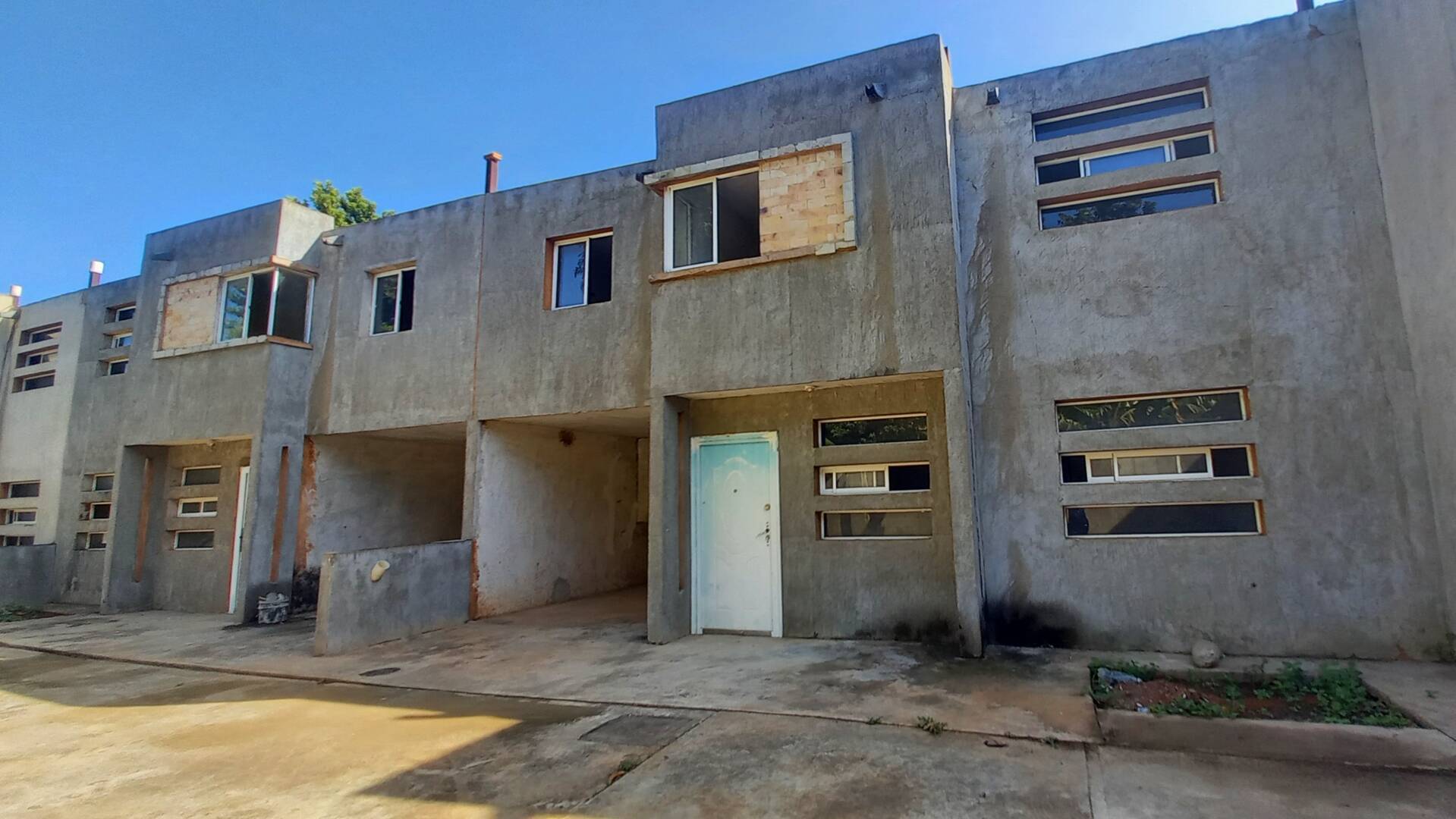 Townhouse en Betulio Gonzalez