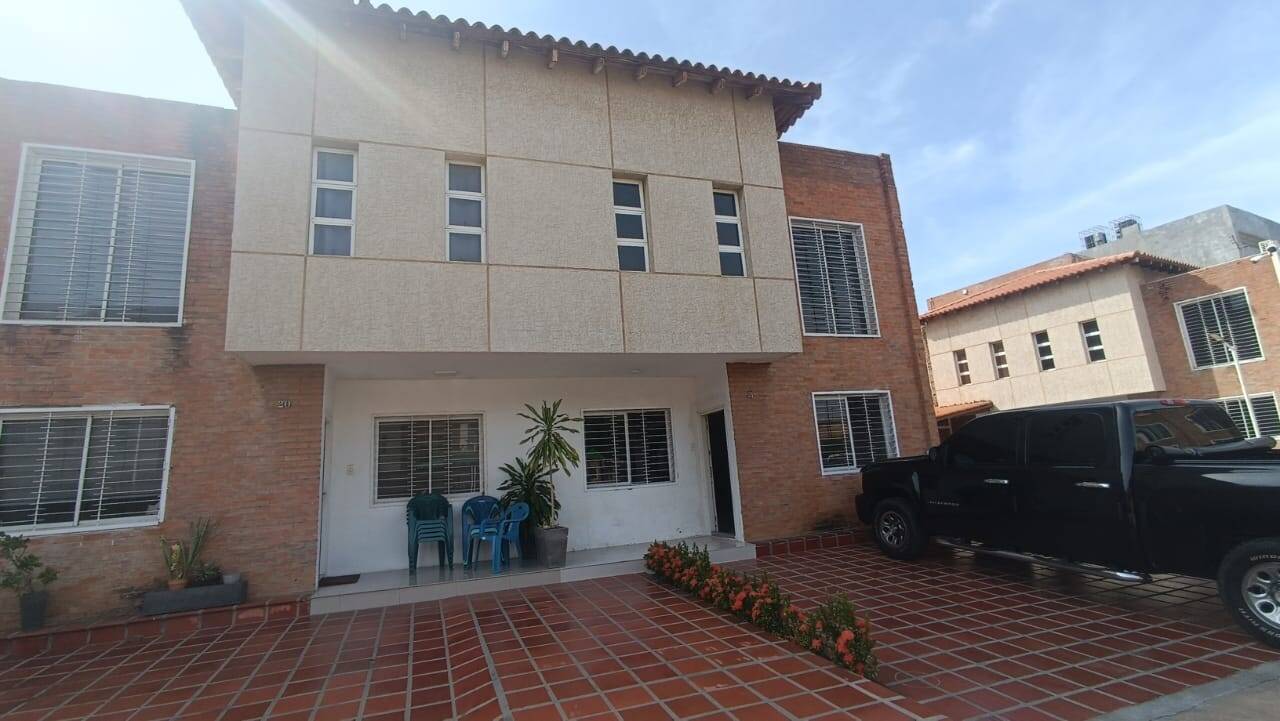 Townhouse en Los Olivos
