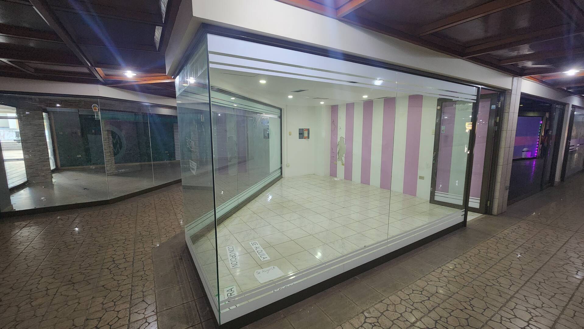 #2720 - LOCAL COMERCIAL para Venta en Maracaibo - V
