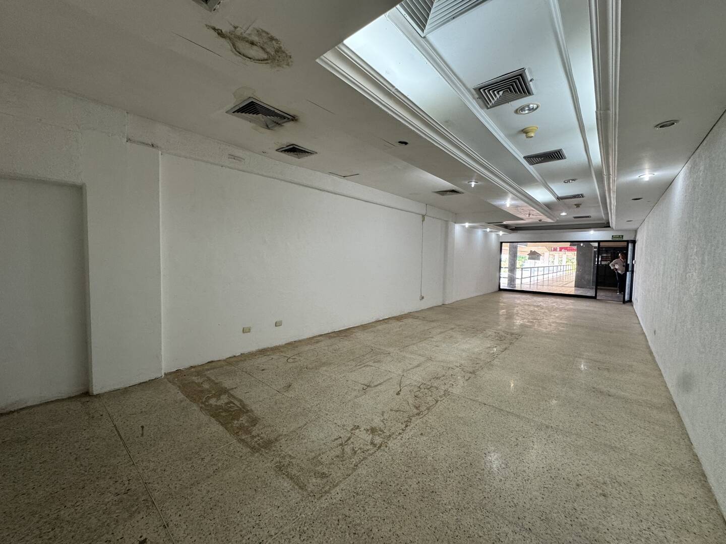 #3111 - LOCAL COMERCIAL para Alquiler en Maracaibo - V