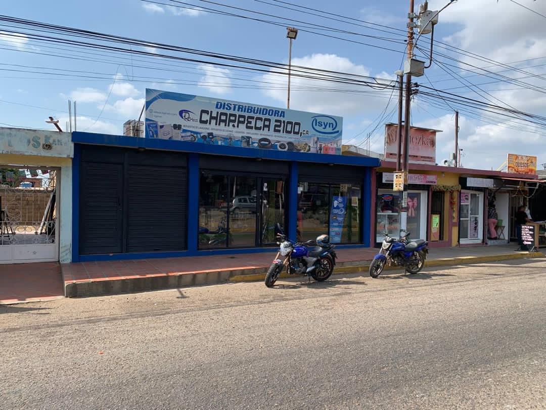 Local en Los Samanes