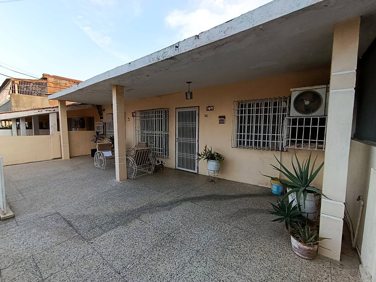 #3683 - CASA para Alquiler en Maracaibo - V