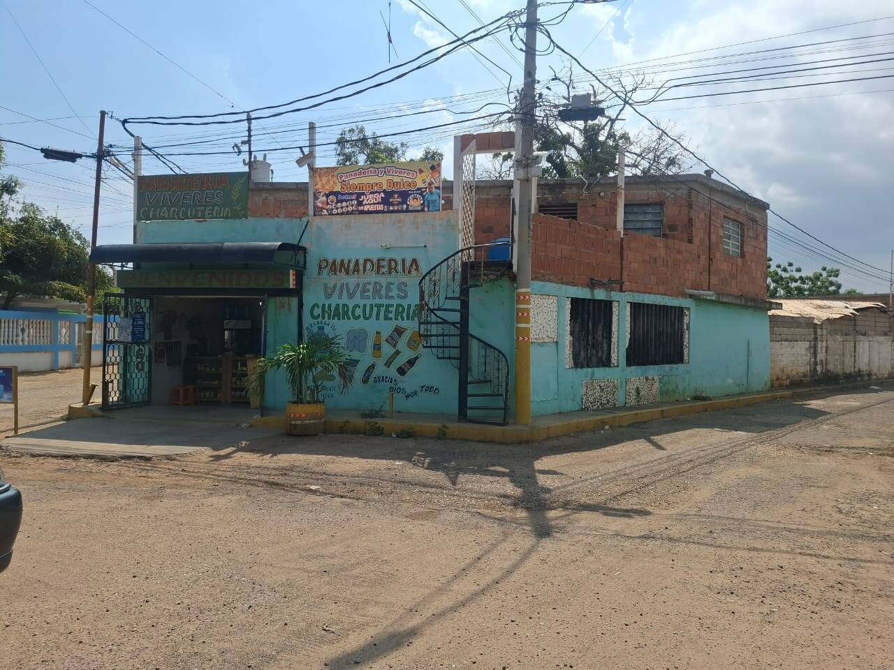 Local en Los Estanques