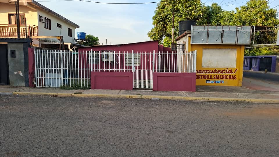#4211 - CASA para Venta en Maracaibo - V