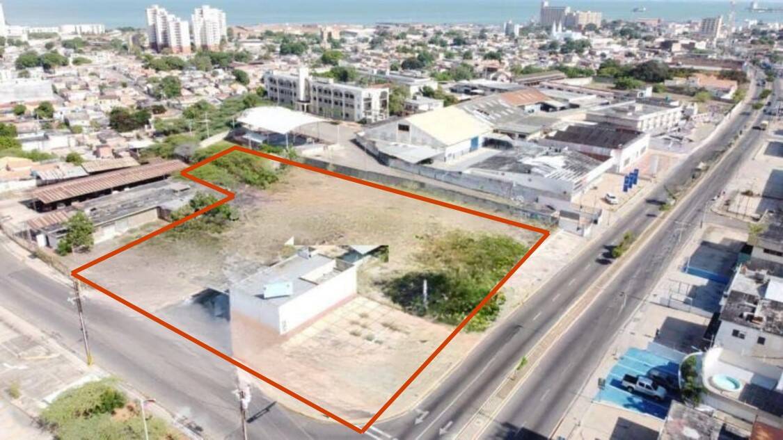 Terreno en Avenida Bella Vista