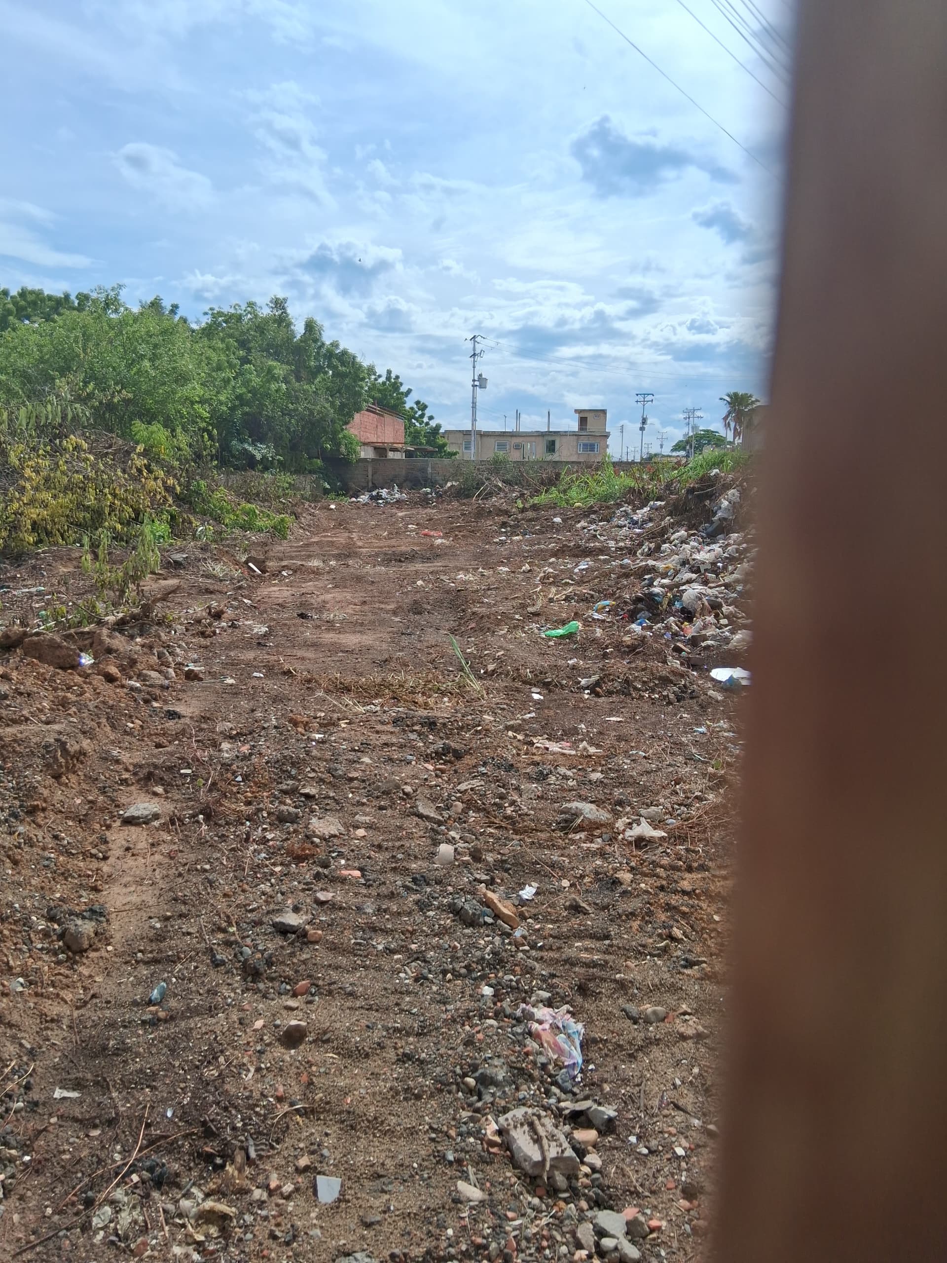 #4282 - TERRENO para Venta en Ciudad Ojeda - V