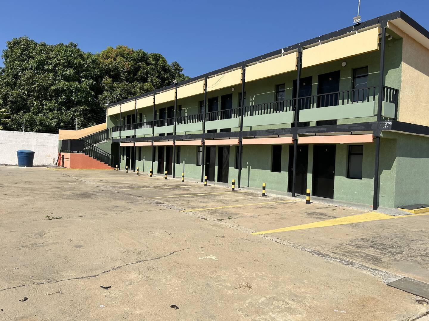 #3019 - EDIFICIO RESIDENCIAL para Alquiler en Ciudad Ojeda - V