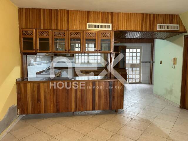 #137 - TOWNHOUSE para Venta en Ciudad Ojeda - V