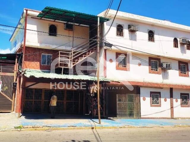 #297 - EDIFICIO RESIDENCIAL para Venta en Maracaibo - V