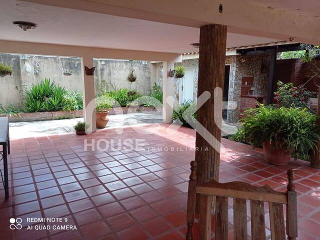 #338 - CHALET para Venta en Trujillo - T