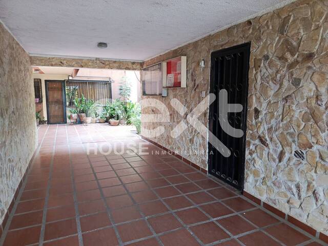 #818 - APARTAMENTO para Venta en Maracaibo - V