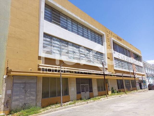 #1085 - EDIFICIO COMERCIAL para Alquiler en Maracaibo - V