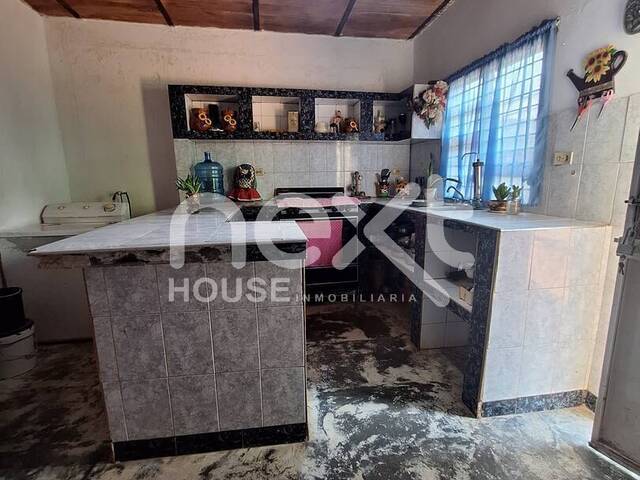 #1308 - CASA para Venta en Ciudad Ojeda - V