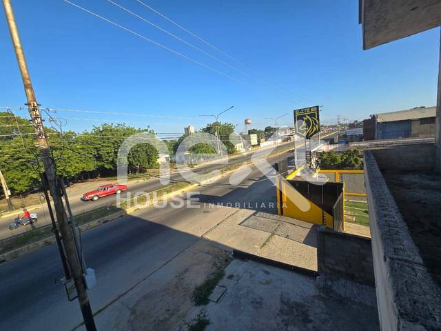 #1678 - EDIFICIO COMERCIAL para Venta en Cabimas - V