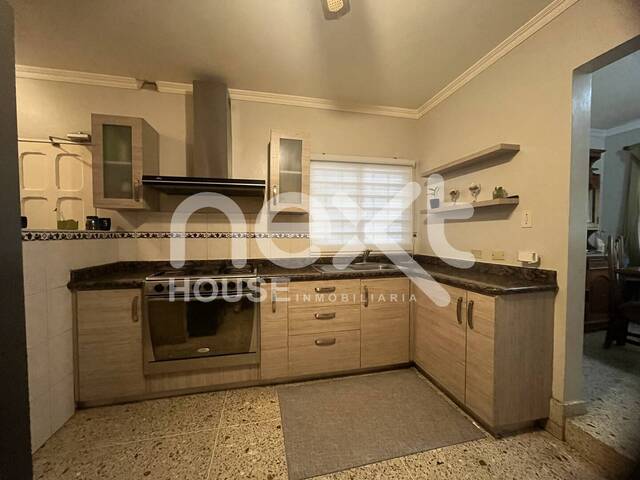 #1701 - CASA para Venta en San Francisco - V