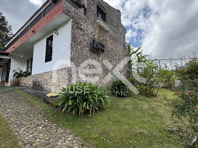 #1704 - CASA para Venta en Trujillo - T - 2