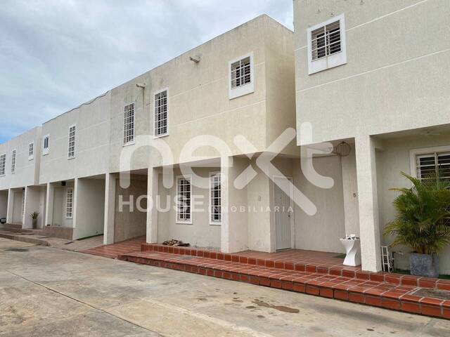 #1710 - TOWNHOUSE para Venta en Maracaibo - V