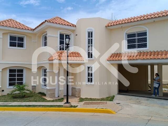#1734 - TOWNHOUSE para Venta en Maracaibo - V