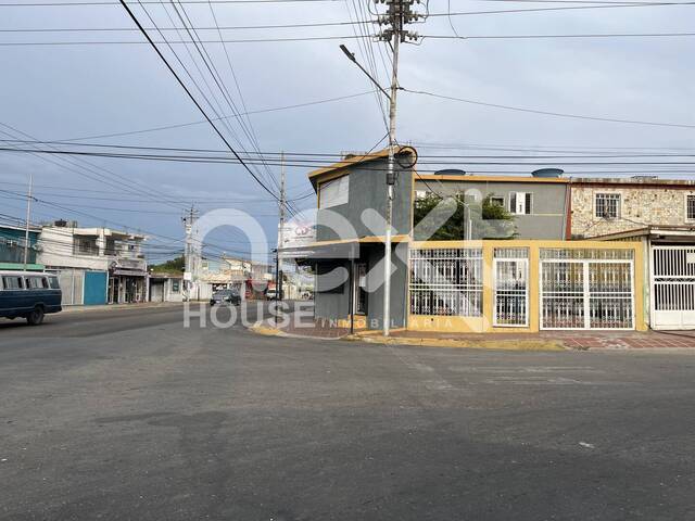 #1740 - CASA COMERCIAL para Venta en San Francisco - V - 2