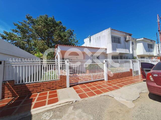 #1965 - TOWNHOUSE para Venta en Ciudad Ojeda - V - 1