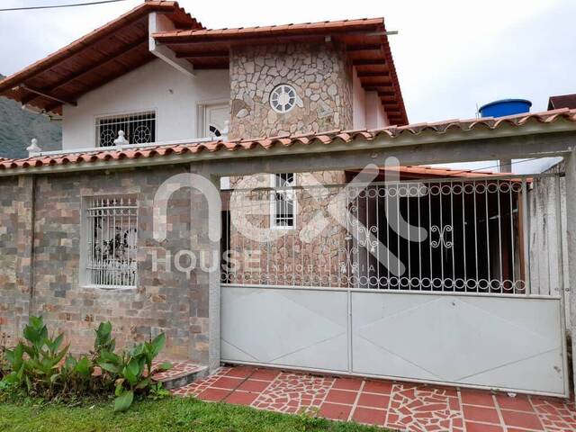 #1985 - CASA para Venta en Trujillo - T - 3