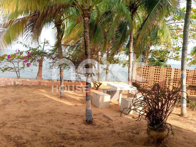 #2010 - CASA para Venta en Los Puertos de Altagracia - V