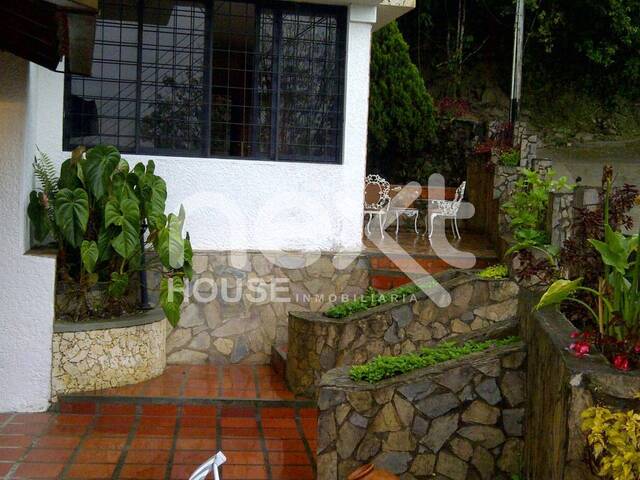 #2102 - CASA para Venta en Trujillo - T - 2