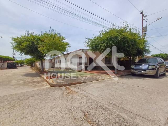 Venta en Altos de Maracaibo - Maracaibo