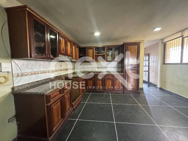 #2444 - APARTAMENTO para Alquiler en Maracaibo - V - 3