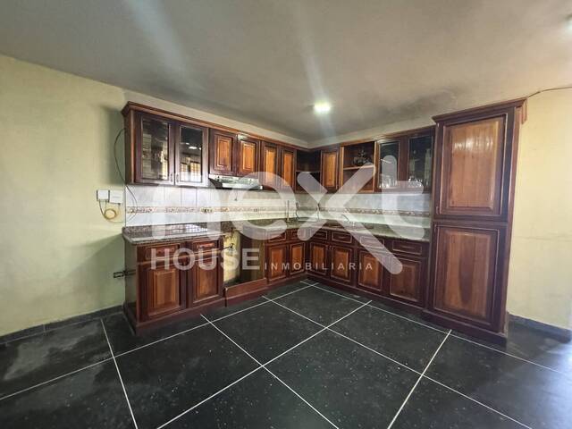 #2444 - APARTAMENTO para Alquiler en Maracaibo - V - 2