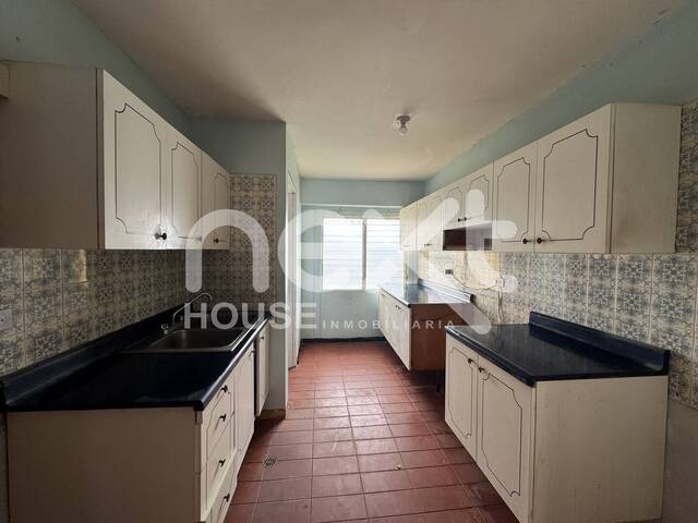 #2460 - APARTAMENTO para Venta en Maracaibo - V