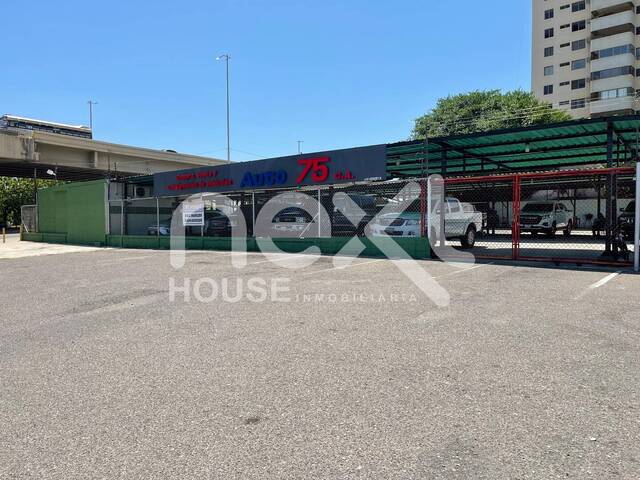 Venta en Avenida Las Delicias - Maracaibo