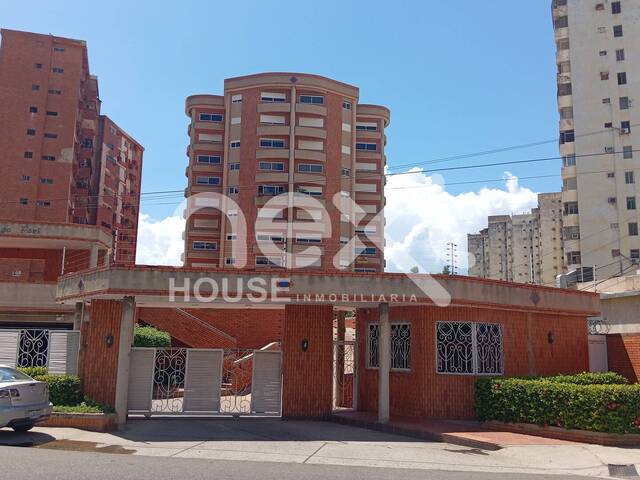 Venta en Avenida El Milagro - Maracaibo
