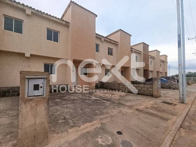 #2744 - TOWNHOUSE para Venta en Maracaibo - V