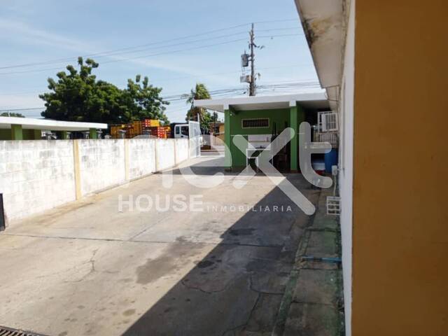 #2773 - CASA COMERCIAL para Venta en Maracaibo - V - 3