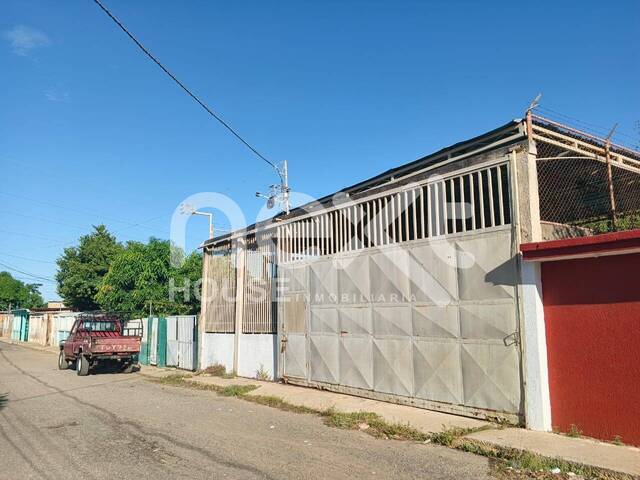 #3220 - CASA COMERCIAL para Venta en Maracaibo - V - 3